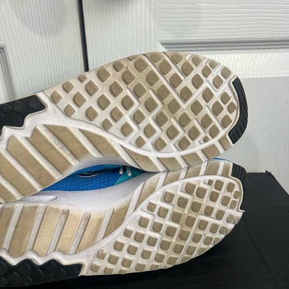 ZUMBA Women's Air Funk Sneakers, Nonslip Mid-Top Dance Sneakers Size 7 Blue - Picture 9 of 11